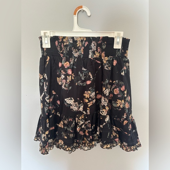 black skirt with floral print- super natural line by secret mission - Picture 1 of 4